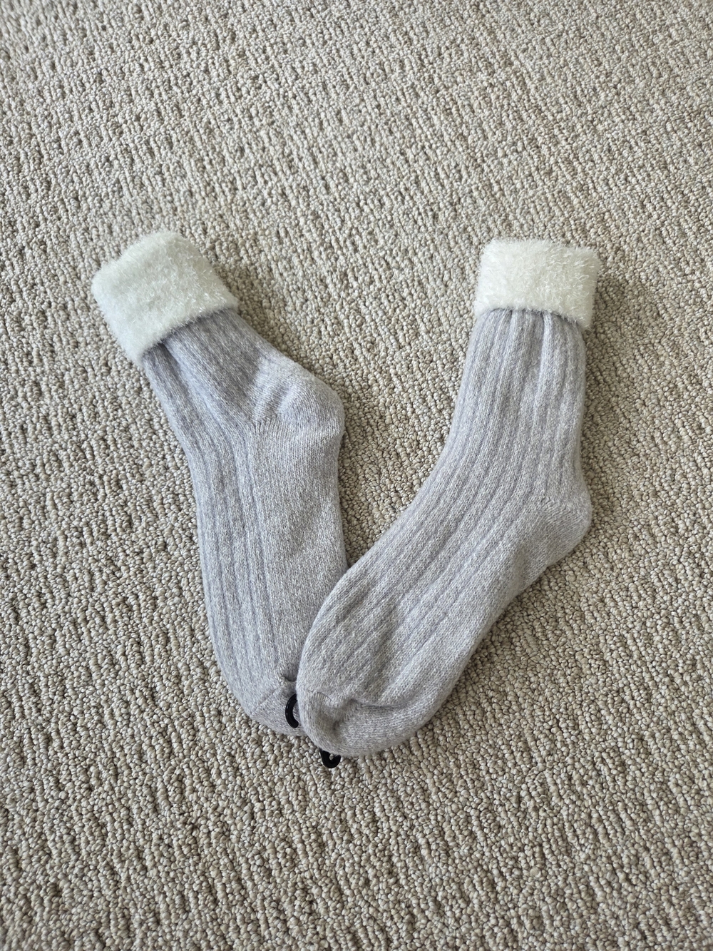 Cozy Ribbed Crew Socks in Light Gray with Fleece Cuff
